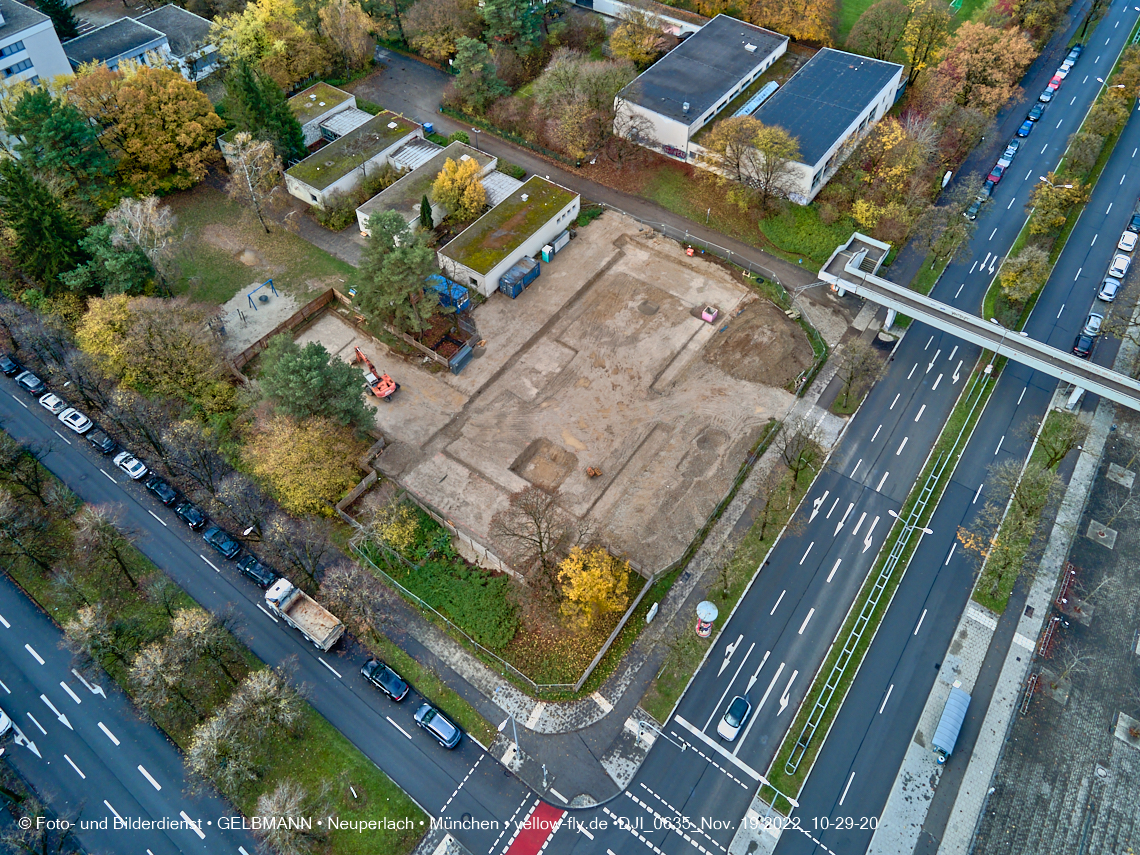 19.11.2022 - Luftbilder von der Baustelle an der Quiddestraße 'Haus für Kinder' in Neuperlach